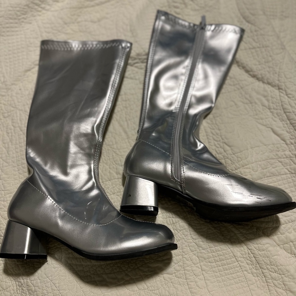 Big girls’ size 4 silver knee high boots
